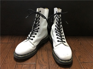 英国製 ドクターマーチン Ｄｒ．Ｍａｒｔｅｎｓ １０ホール 編み上げ ブーツ ＵＫ６ ２５ｃｍ 白 ホワイト スチールなし ENGLAND