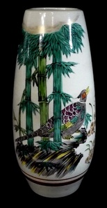 孔雀に竹が描かれた縁起のよい作品！昭和ビンテージ 九谷焼 翠孝作 陶器 花瓶 1980年代 HMS605