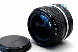 Nikon ニコン 純正 Fマウント専用 NIKKOR 28mm 単焦点高級ワイドレンズ 1:3.5 希少な作動品