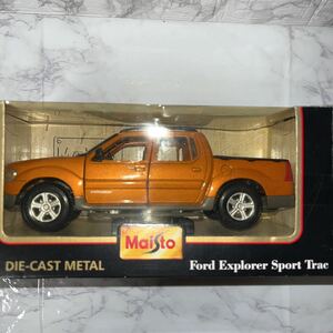 レア　1/25 マイスト　Maisto フォード　エクスプローラー　Ford Explorer アメ車　モデルカー　ミニカー　カラーサンプル　オレンジ