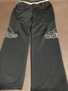 新品同様adidas黒、ロゴ白ストレッチパンツ　サイズL