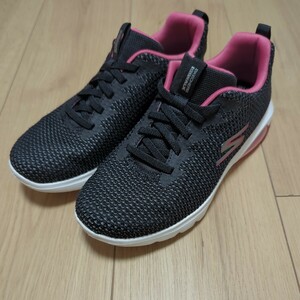 SKECHERS スケッチャーズ AIR COOLED GOGA MAT 　GOWALK スニーカー サイズ 23.0cm ブラック/ピンク 中古品