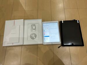 極美品　iPad 第8世代 Wi-Fi　32GB　ゴールド　おまけ付き