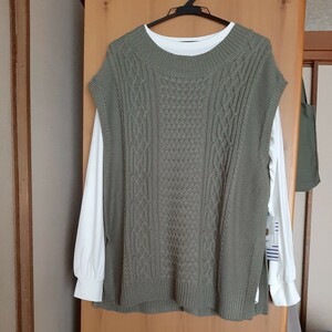 ★値下げ↓★＊OLIVE DES OLIVE＊白のカットソー付きモスグリーンのフィッシャーマン編みのチュニックベスト＊