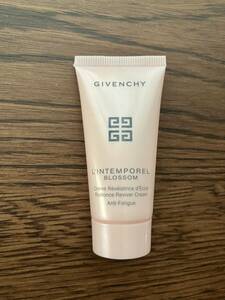 【新品未開封・送料無料】GIVENCHY ジバンシイ　ランタンポレルブロッサムクリーム15mL