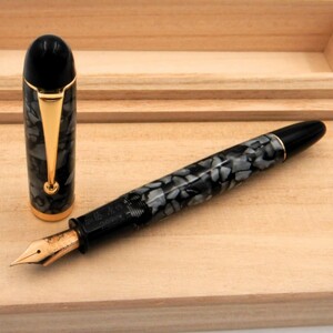 加藤清 作 黒石垣模様 セルロイド 高級万年筆 14K 本物・未使用☆KIYOSHI KATO BLACK STONE Celluloid Fountain Pen JAPAN NEW