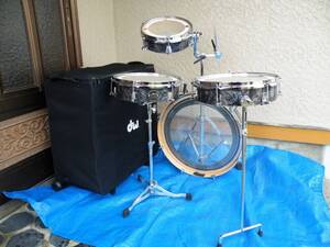 DW / Performance Series 4-Piece Low Pro Drum Kit 専用ケースつき