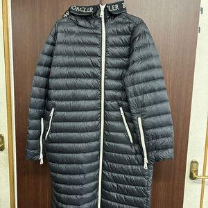 美品 MONCLER モンクレール レディース ライトダウンジャケット ロング サイズ0 フードロゴ ネイビー×レッド