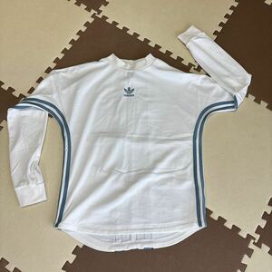 ⑥アディダス　スリーラインロングＴシャツ　ＸＳサイズ