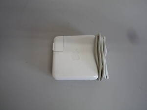 I100205　Apple Portable Power Adapter　６０W 16.5V 3.65A