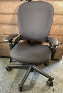 R240629-002S【在庫複数あり】Steelcase Leap 中古品 ひじ掛け付き 黒 ブラック デスクチェア スチールケース リープ