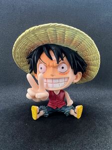 【新品未使用】ONE PIECE ワンピース ルフィ フィギュア 9cm 海外製品