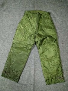 米軍　実物　海軍　極寒用不浸透性デッキパンツ　1988年当時物　未使用　新品　デッドストック　サイズＭ（31-34）払い下げ　放出品　