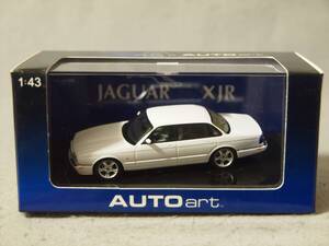 Jaguar XJR White Autoart 1/43 53602