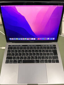 ★送料無料★MacBook Pro 8GB 256GB タッチバーつき C-113