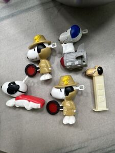 Lot of 5 Vintage Snoopy Peanuts Collectible Toys /PEZ 海外 即決