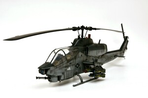 1/35 AH-1W スーパーコブラ 塗装済 完成品