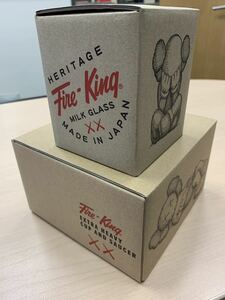 【即決 2点セット】KAWS TOKYO FIRST ファイヤーキング スタッキングマグ & カップアンドソーサー Fire-King Fire King Companion Flayed