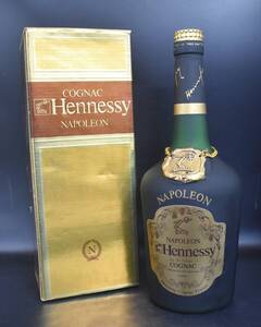 WW11-79 【未開栓】 Hennessy COGNAC NAPOLEON ヘネシー コニャック ナポレオン 古酒 金キャップ 箱付き 総重量約1278g 現状品