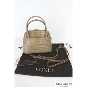 FOXEY BOUTIQUE（フォクシー）　マカロンバッグ　型押しレザー　38234
