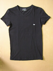 CG19＊Mサイズ　エンポリオアルマーニ 　EMPORIO ARMANI　Vネック　Tシャツ　無地　ワンポイント　黒　カットソー