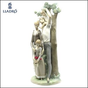 TS リヤドロ/LLADRO 木の下でたたずむ4人家族 ファミリー 特大 陶器 置物 フィギュリン 割れ箇所あり 現状渡し