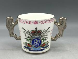 希少 パラゴン エリザベス女王 2世 ラヴィングカップ シルバーウェディング マグカップ レア 英国皇室 ロイヤルファミリー (2)