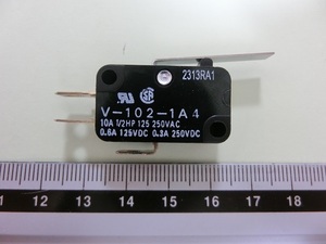 極超小型スイッチ V-102-1A4 (2個) オムロン(OMRON) (出品番号225-2）