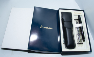 セーラー SAILOR 万年筆 プロフェッショナルギア スリム 銀 14K 585 H-B 未使用