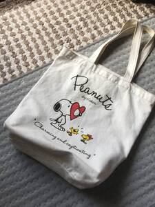 スヌーピー　ＰＥＡＮＵＴＳ　 トートバッグ ホワイト36×24×11cm 中古品 送料230円