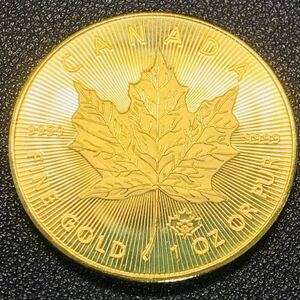 古銭　イギリス　2021年　エリザベス二世女王　カナダ　メイプルデザイン　楓　記念メタル　カプセル付き　硬貨