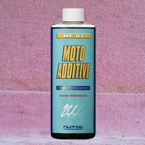 【送料無料】NUTEC NC-82 MOTO ADDITIVE「 NUTEC の高性能を手軽に体感できるエンジンオイル添加剤」300 ml