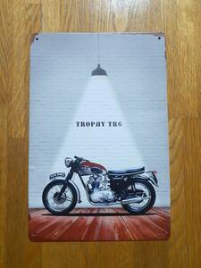 TRIUMPH トライアンフ　看板