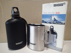 ★未使用品★SIGG OVAL BOTTLE シグ オーバルボトル カップ付 0.6L ★ブラック★元箱付★詳細画像たくさんあります。