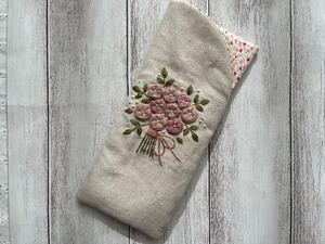 ※ハンドメイド※メガネケース/手刺繍/ローズの花束/くすみピンク