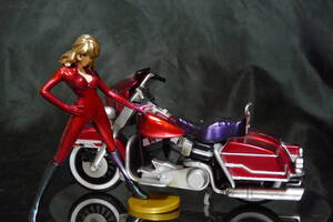 バンプレスト リペイント カスタムカラー箱有 峰不二子 キャンディルージュVer, ハーレー 右側削除品 色補修有 金髪仕様 マジョーラカラー