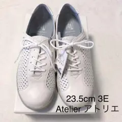 Atelier 23.5cm  3E ファスナー付き紐履　白色　パンチング