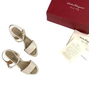 Salvatore Ferragamo フェラガモ MADEA サンダル コルクウエッジ アイボリー 8D 0612134