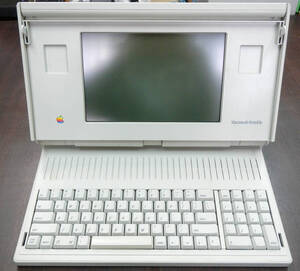 Macintosh Portable 美品ですが、ジャンク扱い。純正キャリングバッグ付属。