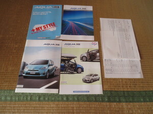 NHP10系トヨタ アクア 本カタログ 2013年5月発行 TOYOTA AQUA(Prius C) broshure May 2013 year 当時の純正アクセサリーカタログ付