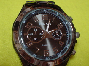 珍品　デザイン　BELAIRの腕時計　ブラック
