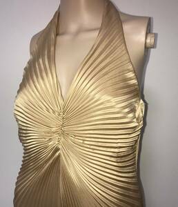 ◇US NiKi・ゴールドプリーツスカート・モンローのドレス風・ホルタースタイル・セクシー・エレガントな高級デザイナードレス