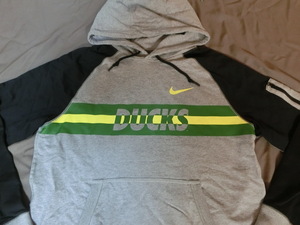 激レア ナイキ【Nike】社製 USカレッジ 【OREGON DUCKS】オレゴン大学ダックス スウォッシュ ロゴプリント プルオーバーパーカーUS Lサイズ