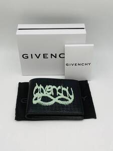 [美品] GIVENCHY ジバンシー 4G 二つ折り 財布 小銭入れ無し