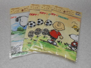 ▽送料無料 新品 SNOOPY スヌーピー ハンカチ ４枚 ミニ タオル サッカー チャーリーブラウン 保育園 幼稚園 小学校 入園 入学 スポーツ