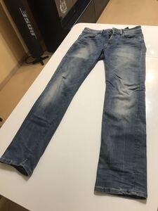 ジースターロウ G-STAR RAW / ATTACC　STRAIGHT W29 L32 ダメージ加工 薄いブルー系