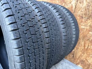 送料無料【超バリ山】145R12 LT 6PR BRIDGESTONE W300 スタッドレス 21年製造 4本セット 軽トラ 軽バン