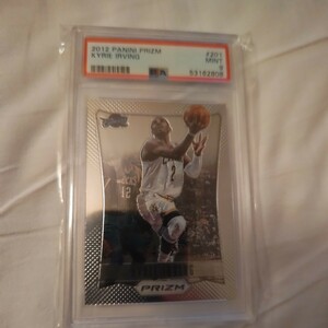 HotPSA9超激レア 12-13 Panini Prizm Kyrie Irving カイリーアービング SP RC ＃201 現Mavs主力 NBA スーパースター デザインかっこいい