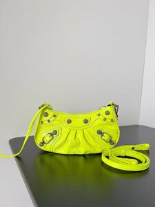 ●極美品●新品同様●未使用 【Balenciaga】 [バレンシアガ] Le Cagole ショルダーバッグ