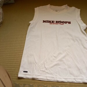 ランニング　nike hoops on court gear シャツ　ナイキ　サイズ表記無し　送料370